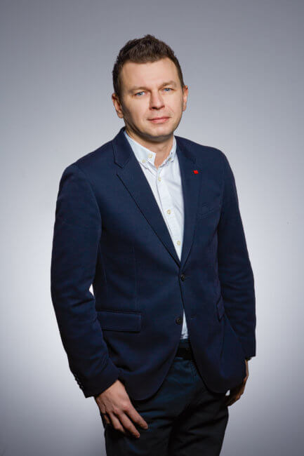 Adam Zapała fotografia korporacyjna Regionalny Kierownik ds. Sprzedaży i Projektowania ACO fotograf Krzysztof Zaleski