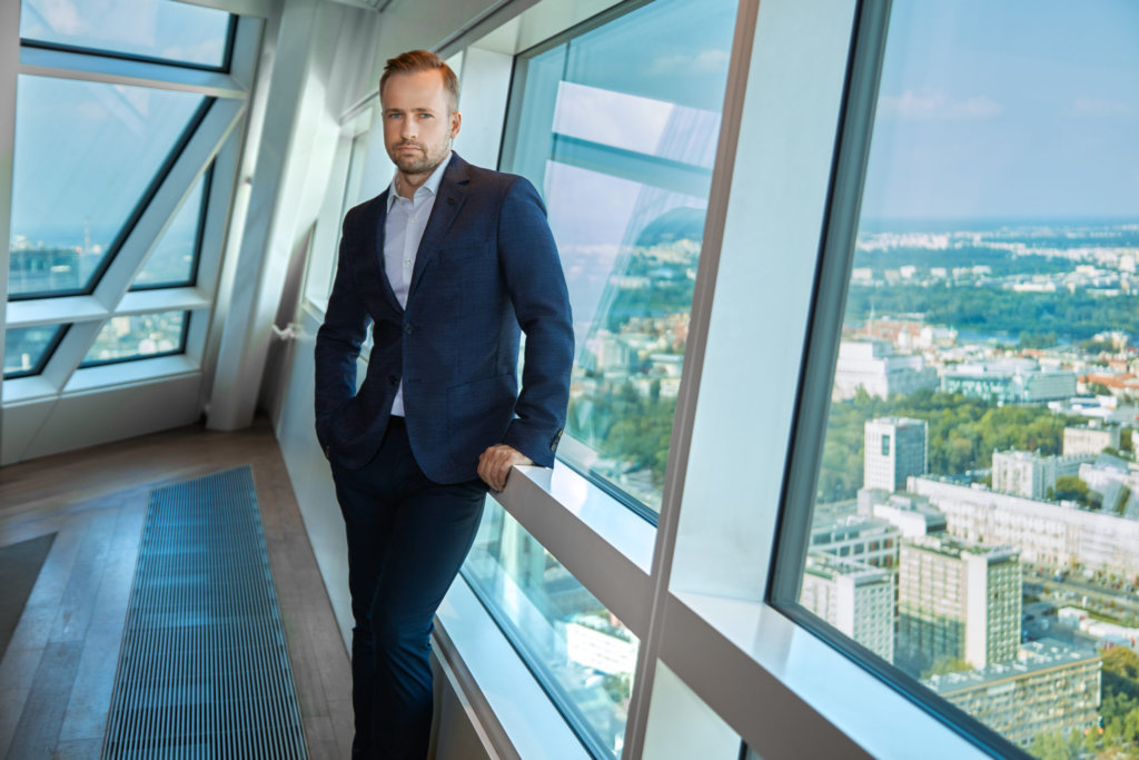 Mateusz Matuszkiewicz biznesowy portret prasowy fotograf Krzysztof Zaleski