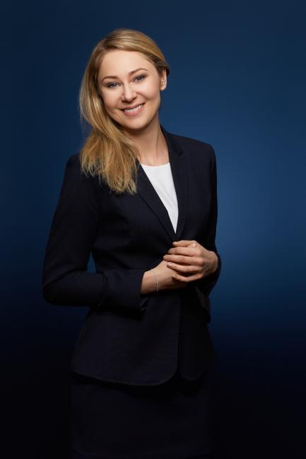 fotografia korporacyjna Oliwia Kuczyńska Manager of Procurement and Contract Department w InterPhone Service Sp. z o.o. (Grupa Cyfrowy Polsat) fotograf Krzysztof Zaleski
