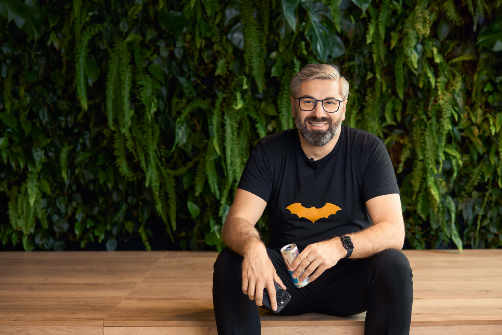 Portret biznesowy – Paweł Tkaczyk, strateg marki, autor trzech bestsellerowych książek, „Człowiek Roku PL Marketingu 2012” | Profesjonalna sesja biznesowa w Warszawie – fotograf biznesowy Krzysztof Zaleski